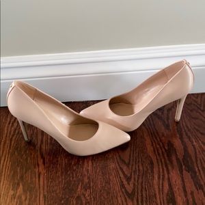 NWT BCBG heels